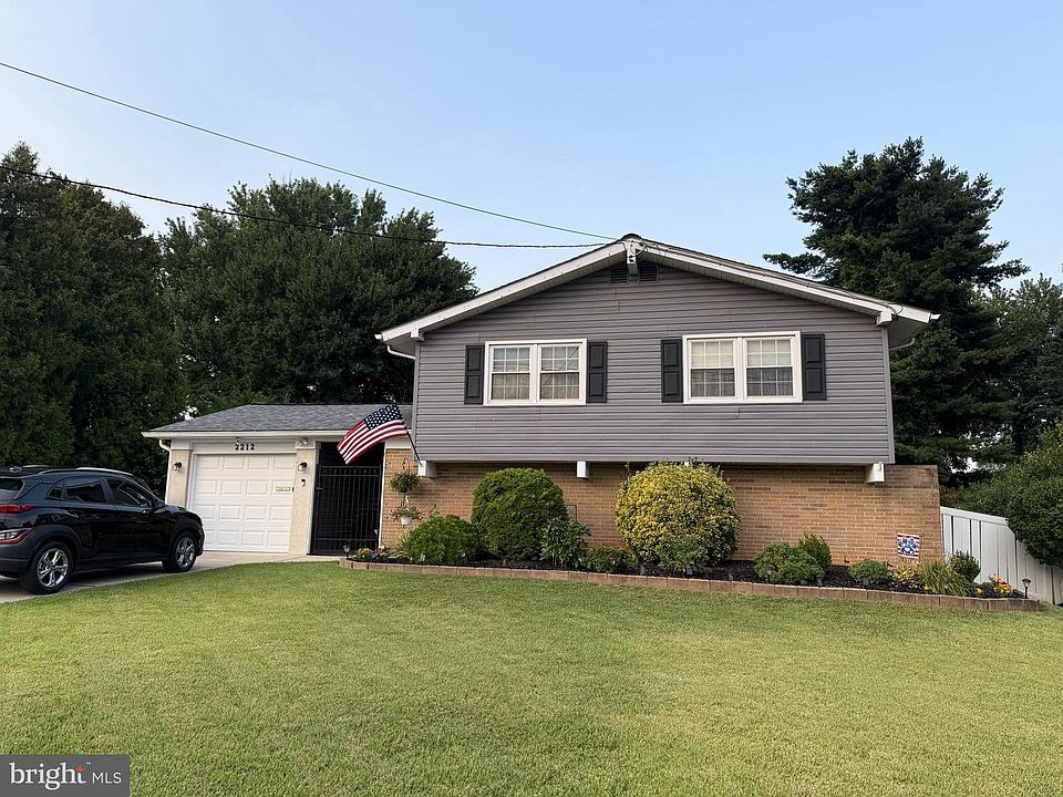 1st image of 2212 Chestnut Hill Dr