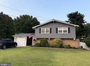 2212 Chestnut Hill Dr, Cinnaminson, NJ 08077