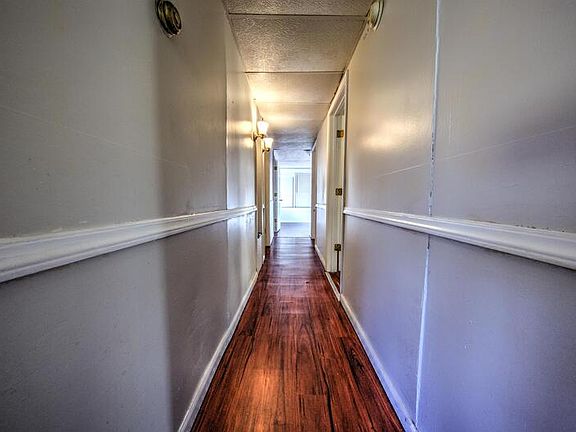 5th image of 9747 Diamond Dr
