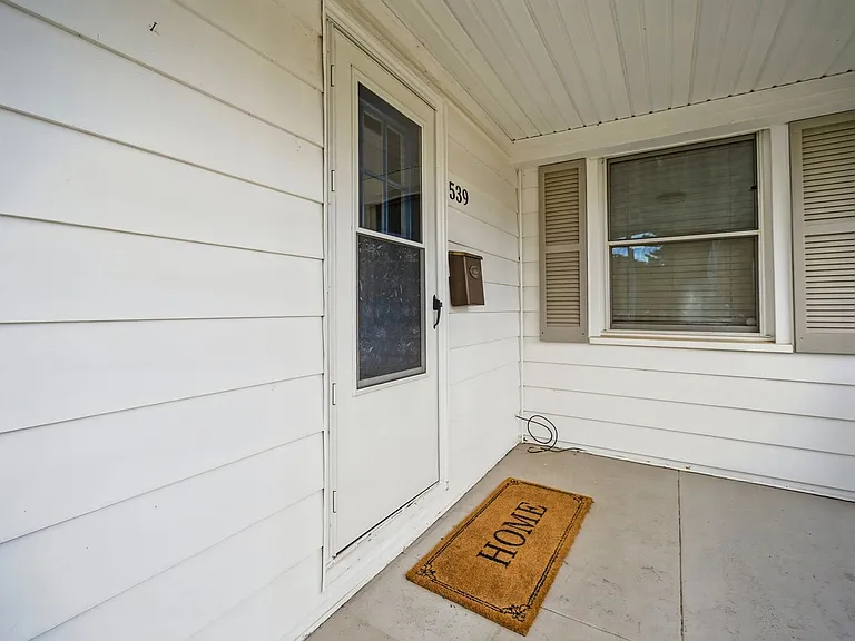 539 Austin St — Photo 6