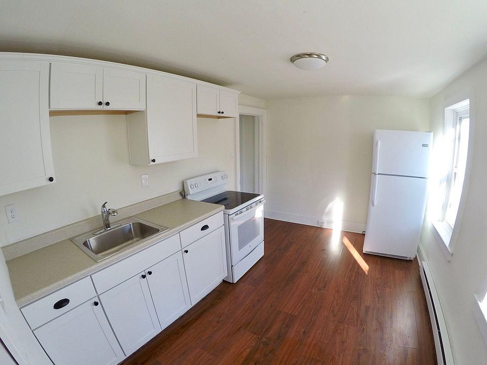 1st image of 210 Bradford Ave #2