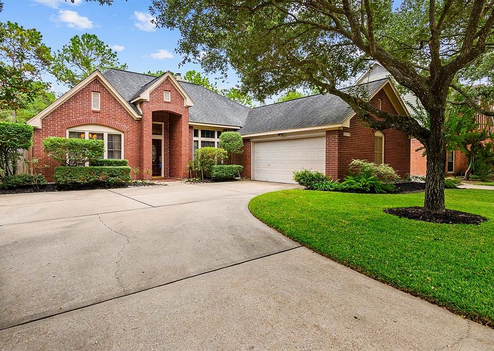 1st image of 2119 Garden Terrace Dr
