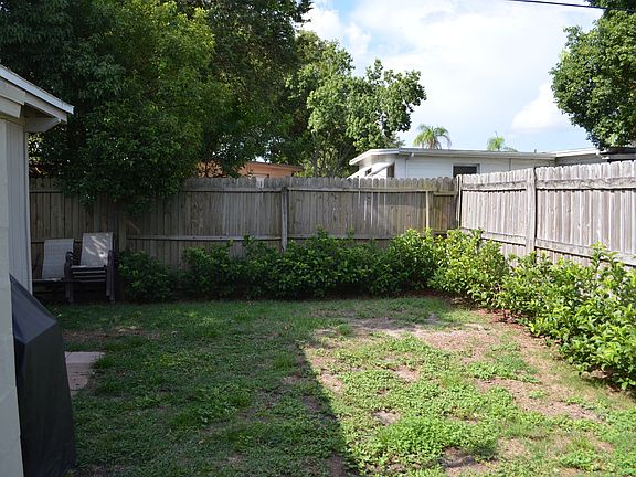 3rd image of 10428 121st Ave
