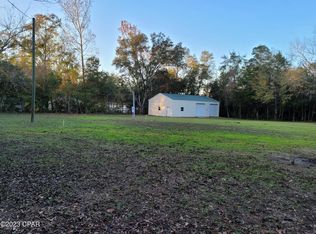 1581 Jackfish Ln, Chipley, FL 32428