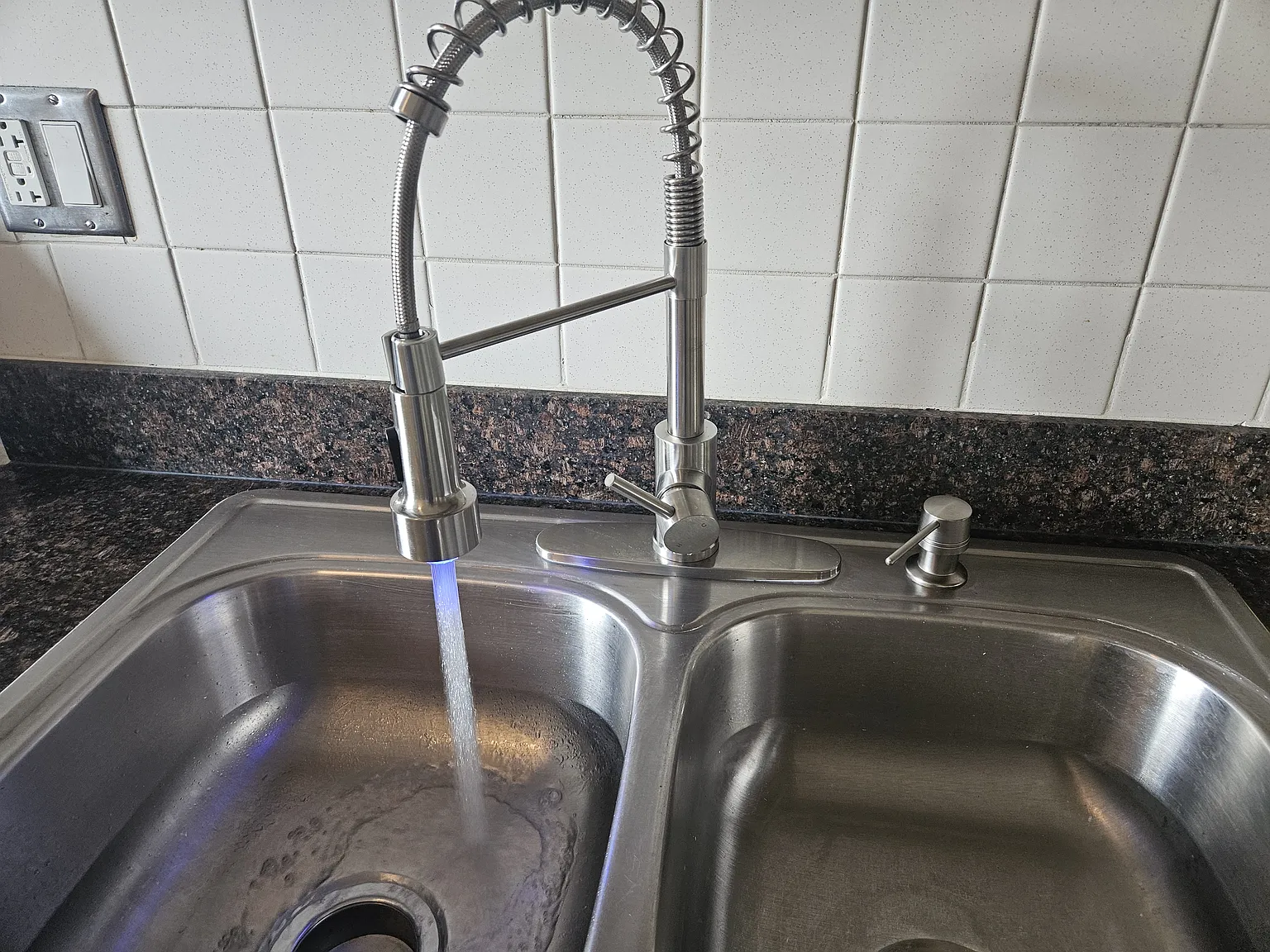 2 bed, 900 sqft, $1,650 — Photo 4