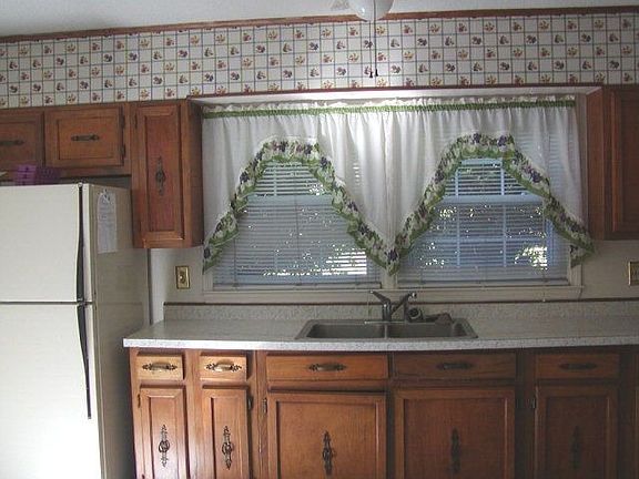 3rd image of 489 Parkway Dr
