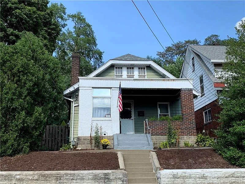 825 Florence Ave photo 1