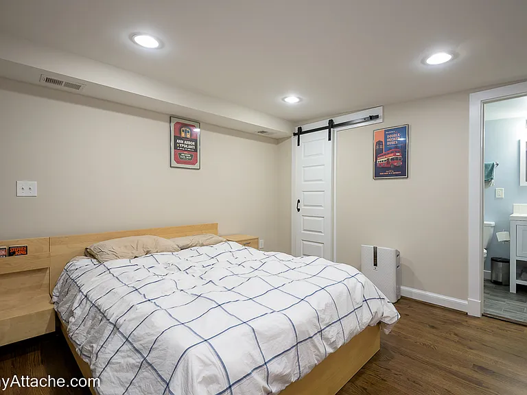 717 F St NE — Photo 17