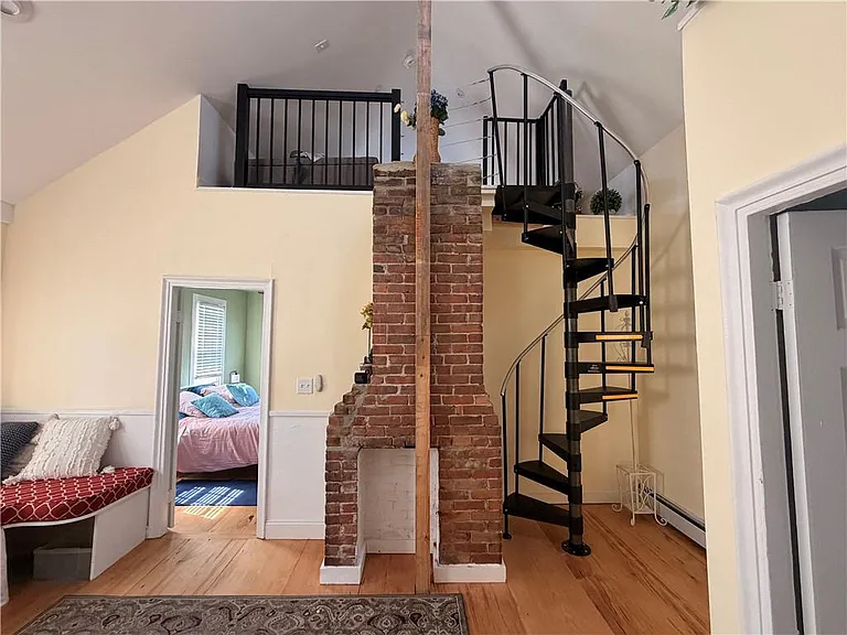 25 Marsh St — Photo 7