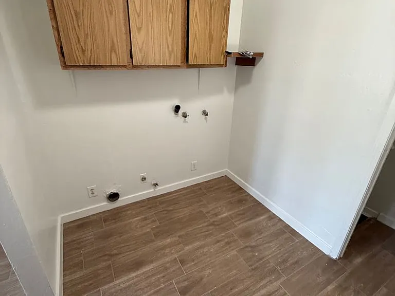 415 Jeffrey St — Photo 11