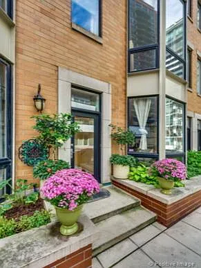 641 W Wayman St #D — Photo 2