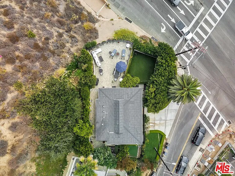 3966 Las Flores Canyon Rd — Photo 44