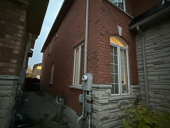 2nd image of 41 Cape Dorset Cres