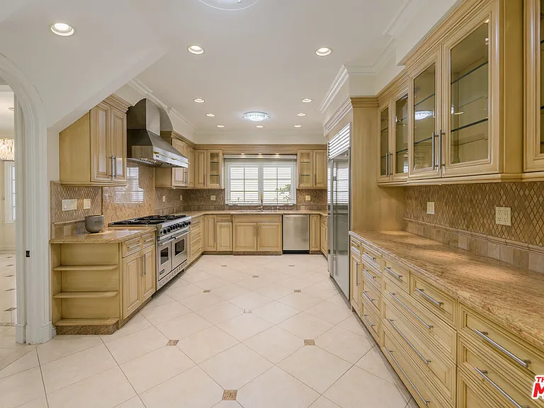 204 Foothill Rd — Photo 9