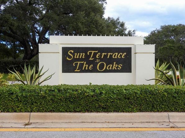 1702 Silverleaf Oak Ct