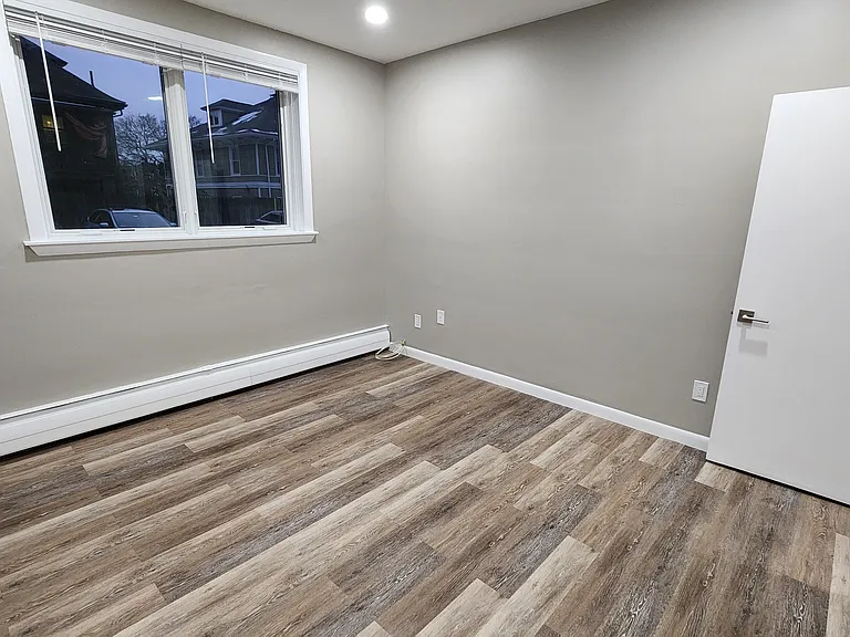 40 Evergreen St #14 — Photo 7