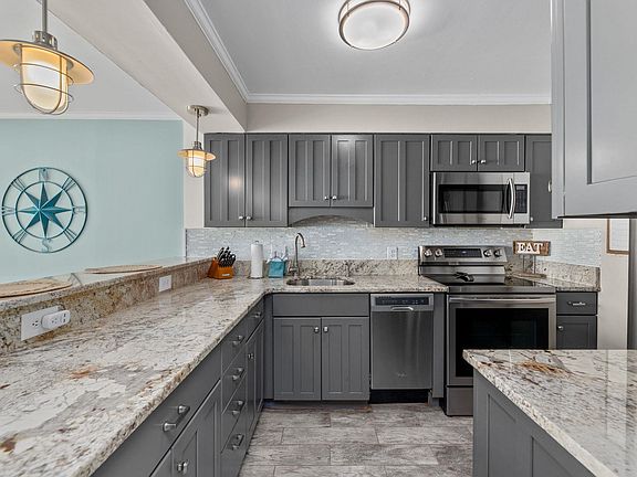 5th image of 4605 S Ocean Blvd. #H6