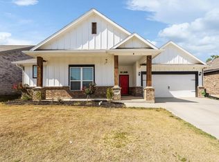 1409 Eagle Nest Dr, Azle, TX 76020