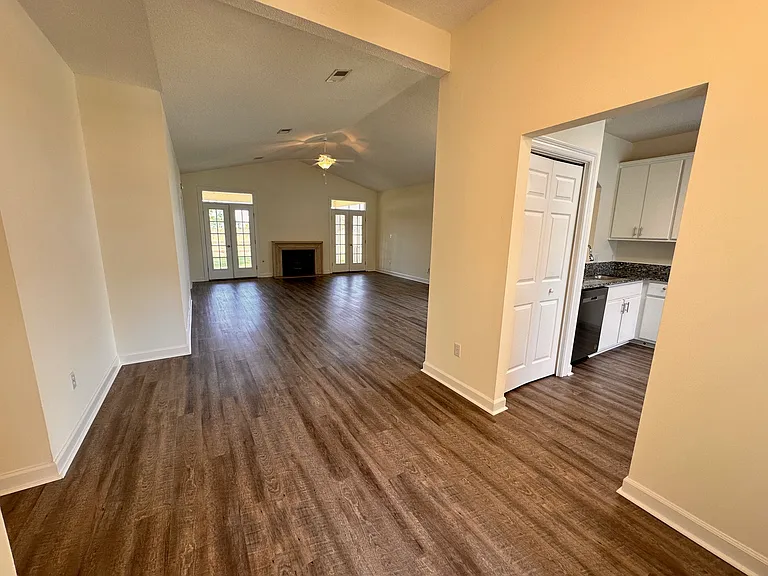 90 Albatross Ct — Photo 12