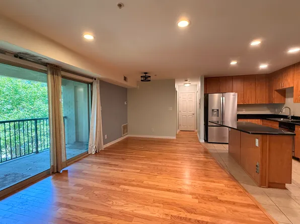 1117 Primrose Ct APT 301, Annapolis, MD 21403