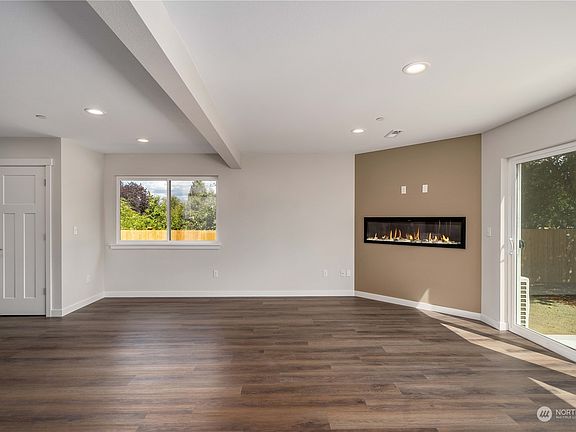 4th image of 410 10th Avenue SE #A