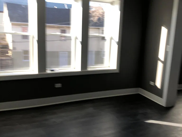 2059 W 19th St #2R — Photo 9