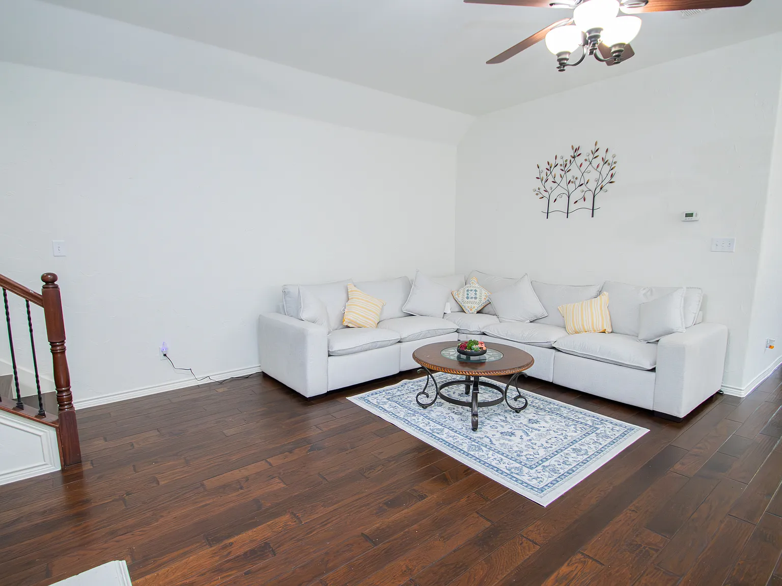 4 bed, 2646 sqft, $2,900 — Photo 3
