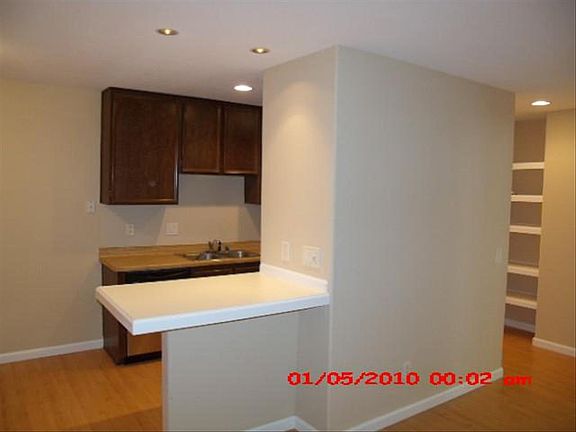 4th image of 12710 Lakeshore Dr APT J