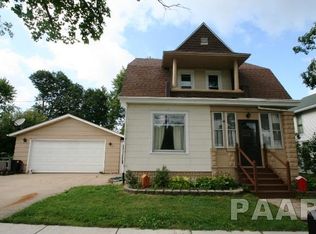 208 E Madison St, Mackinaw, IL