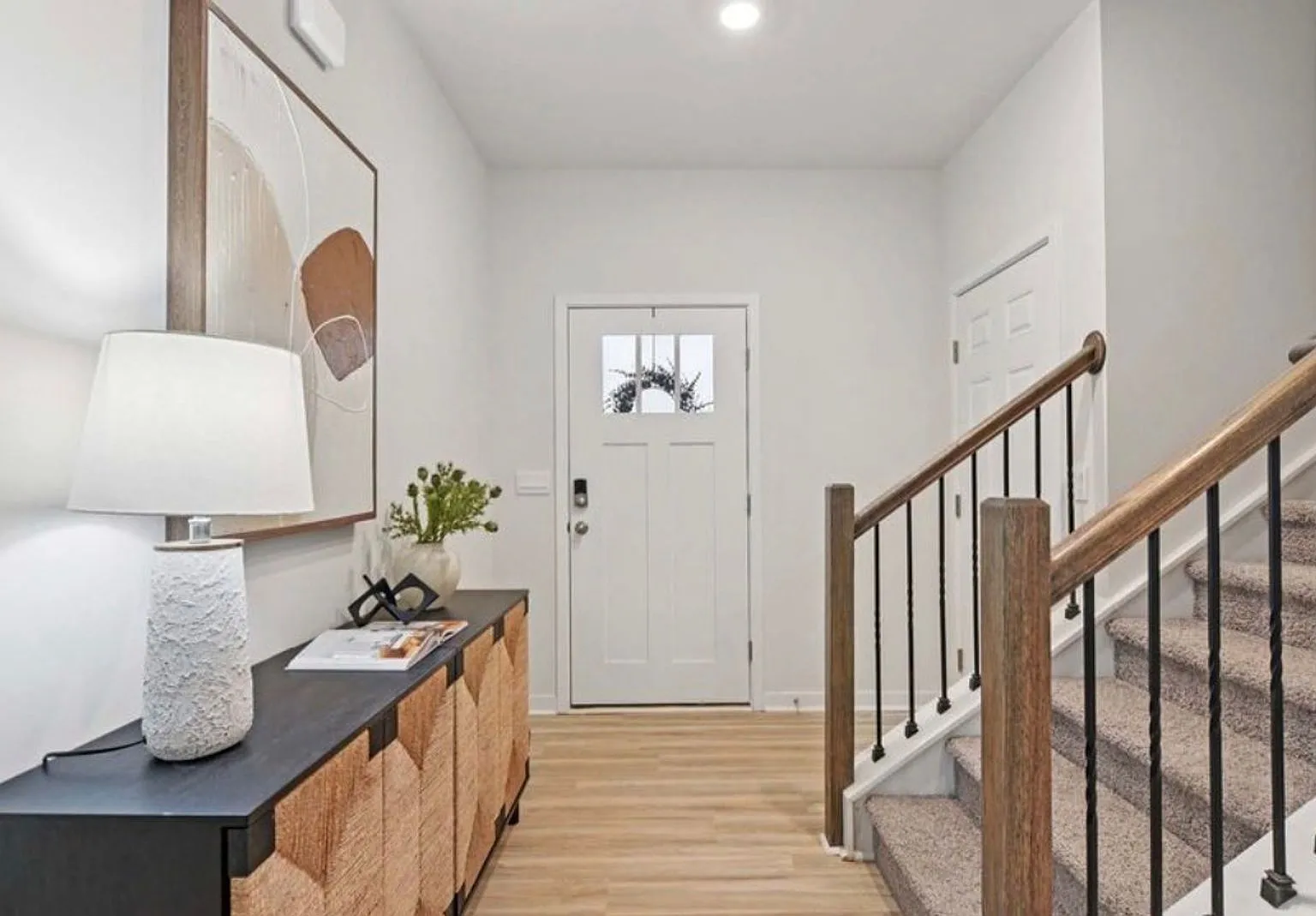 Brand New Spacious Floorplan — Photo 2