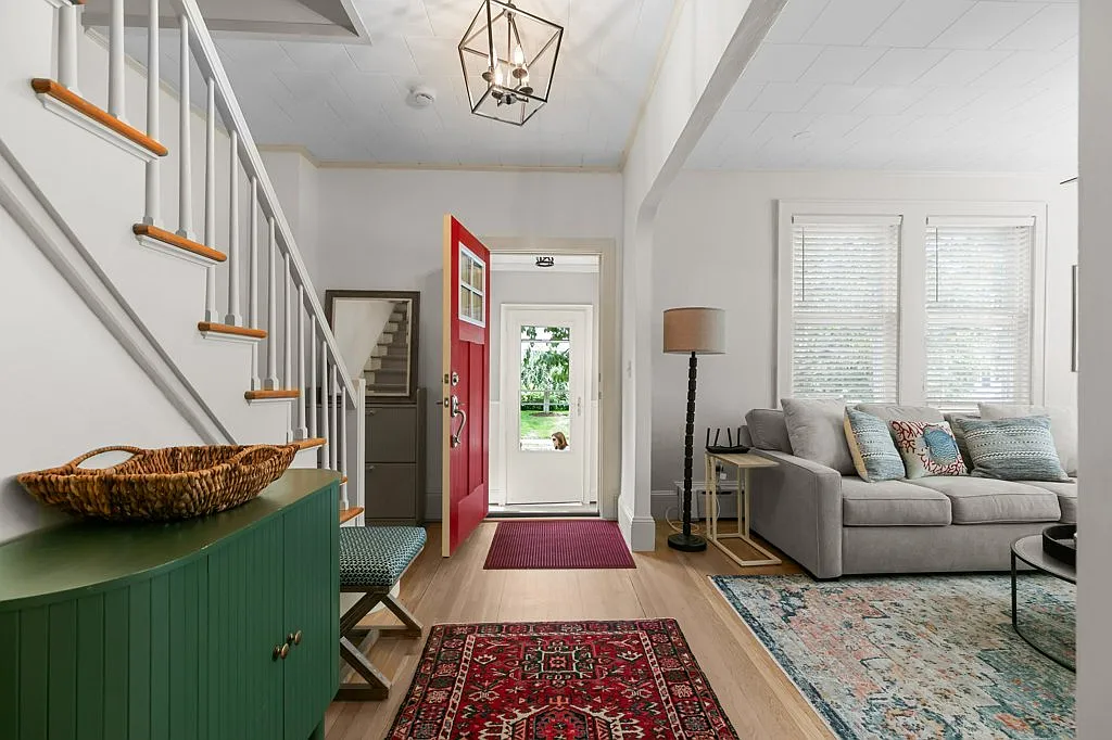 3 bed, 2.5 bath, 1500 sqft, $3,500 — Photo 3