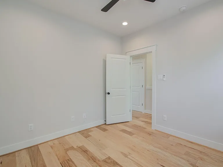 5309 Donovan Gardens Ln — Photo 10