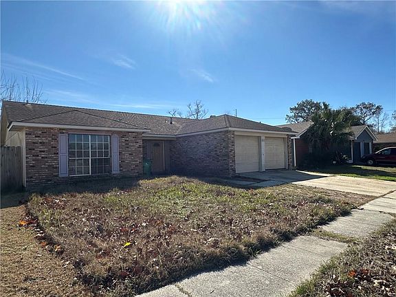 3rd image of 1033 Kingsway Dr E