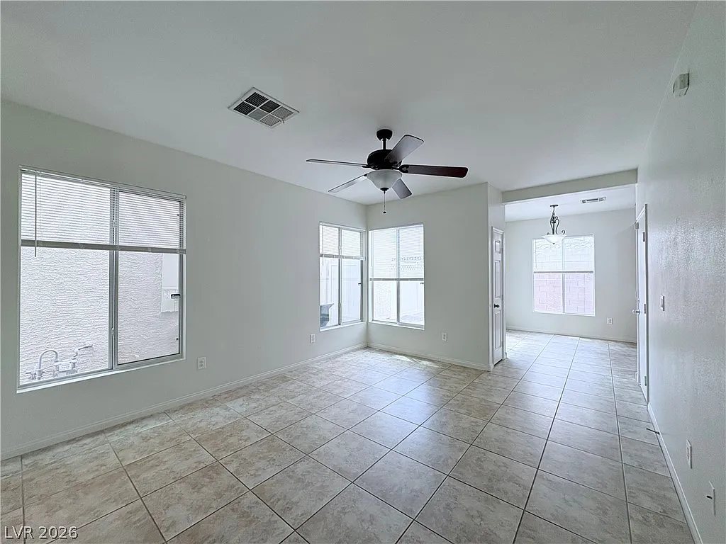 3 bed, 2.5 bath, 1362 sqft, $1,750 — Photo 4
