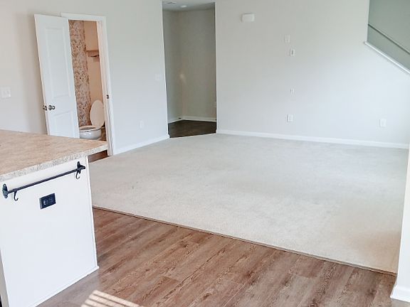 5th image of 15 Havenhill Pl