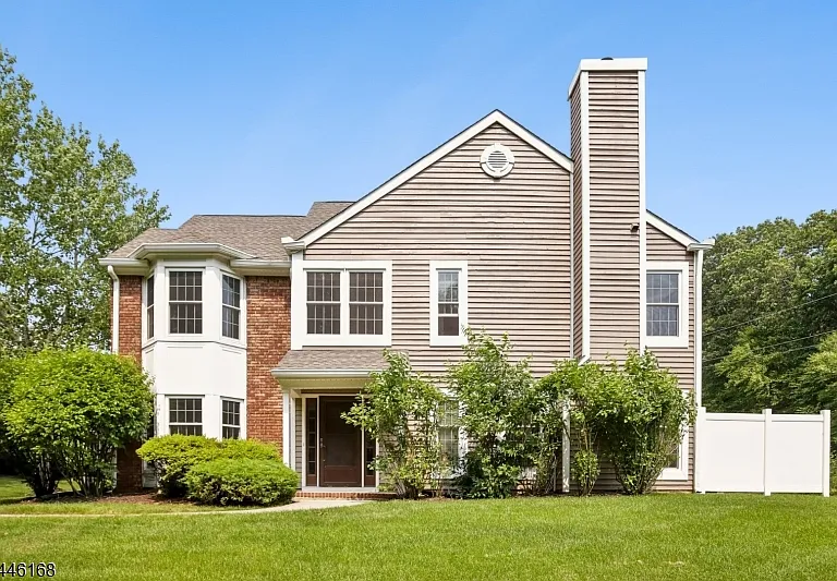 85 Laurelwood Ct — Photo 1