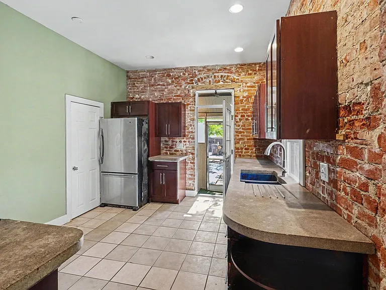 46 S Lincoln St — Photo 7