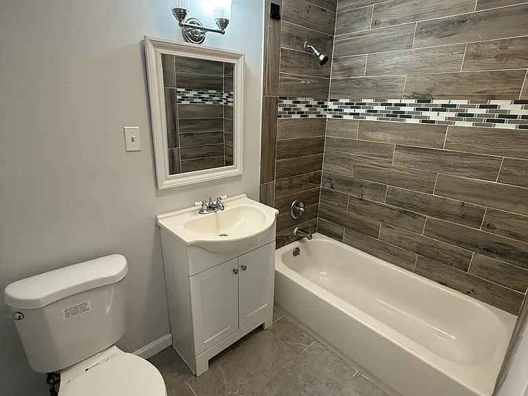 10 Highland St #2 — Photo 8
