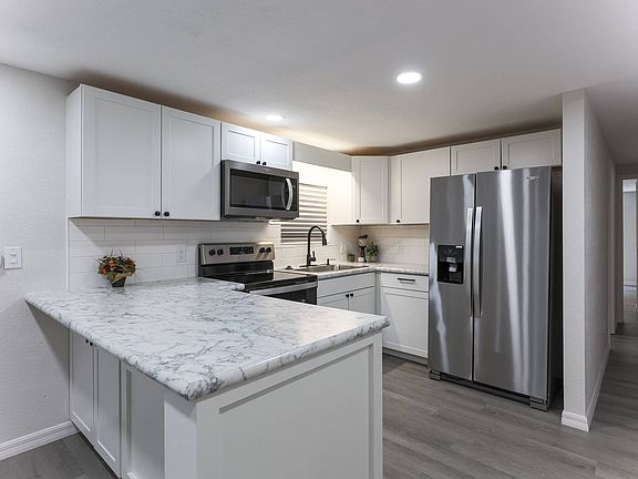 2nd image of 109 Poinsettia Dr