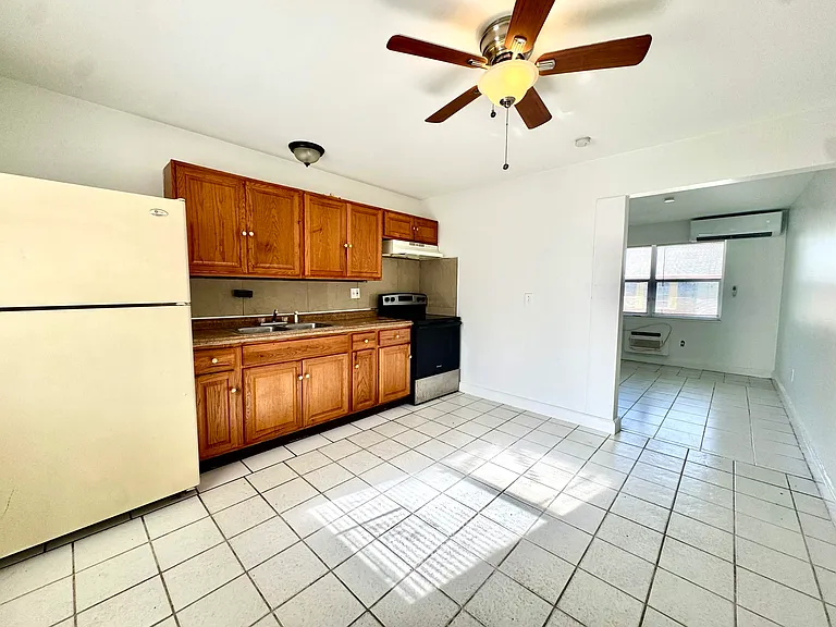 411 SE 23rd Ave #B — Photo 6