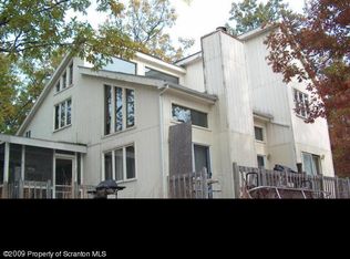 1768 Manchester Dr, Bushkill, PA 18324