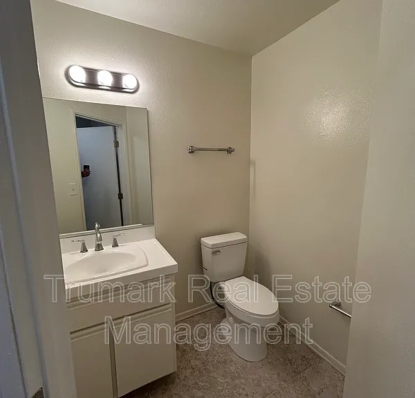 416 W Milford St #C — Photo 3