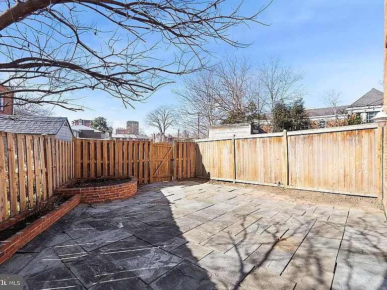 1020 Powhatan St — Photo 14