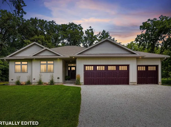 5017 Gilbertville Rd, Waterloo, IA 50701