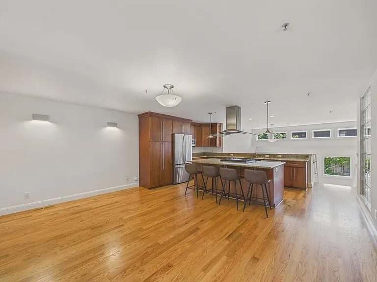 853 De Haro St — Photo 6