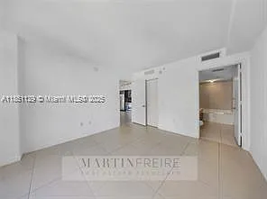 31 SE 6th St #1402 — Photo 13