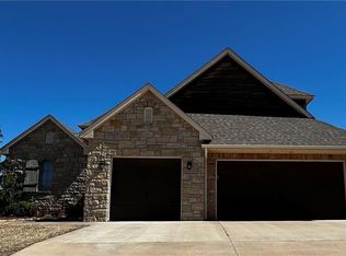 3303 Pondridge Rd, Chickasha, OK 73018