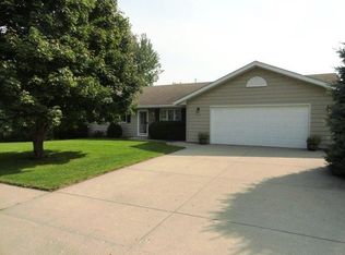 1216 High Ridge Rd, Carroll, IA 51401