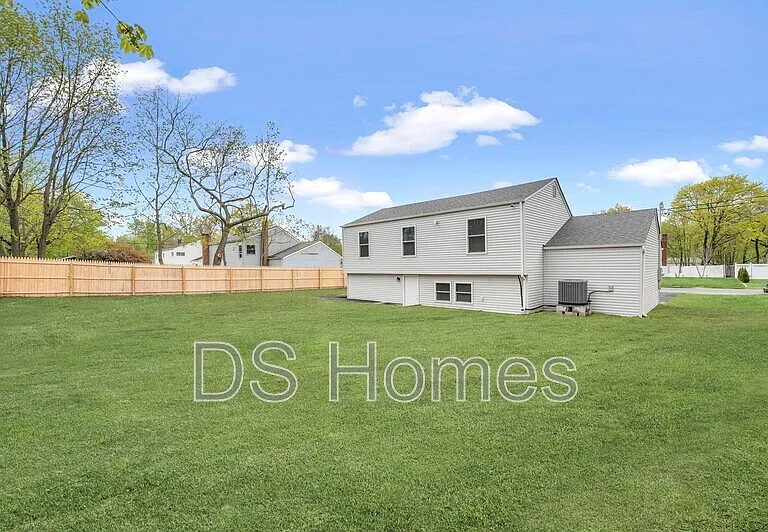 615 Macdonald Ave — Photo 17