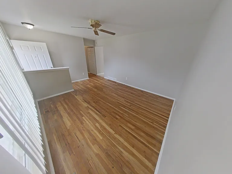 13806 Hartill Ave — Photo 2